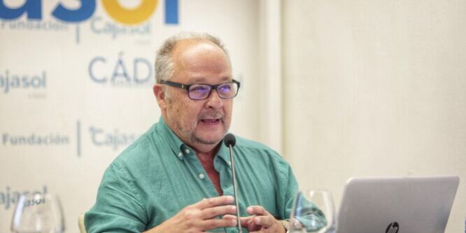 Javier-Martinez-Salazar-conferencia-Cadiz_1578452188_139249324_667x375